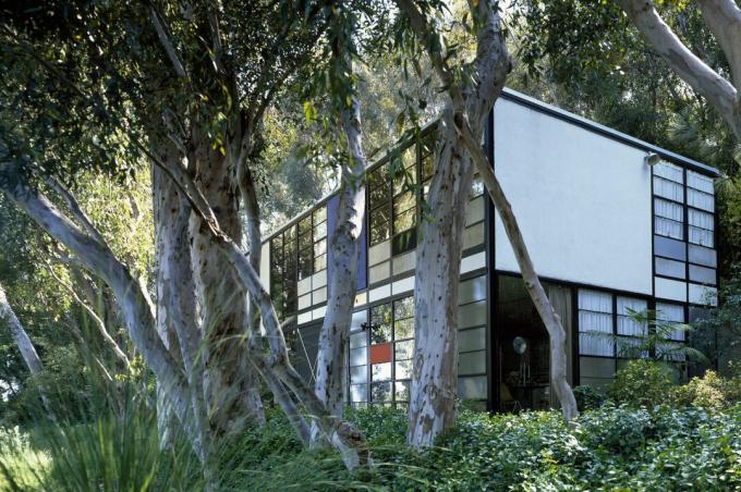 The Eames House ، المعروف أيضًا باسم دراسة الحالة رقم 8 ، من إعداد تشارلز وراي إيمز