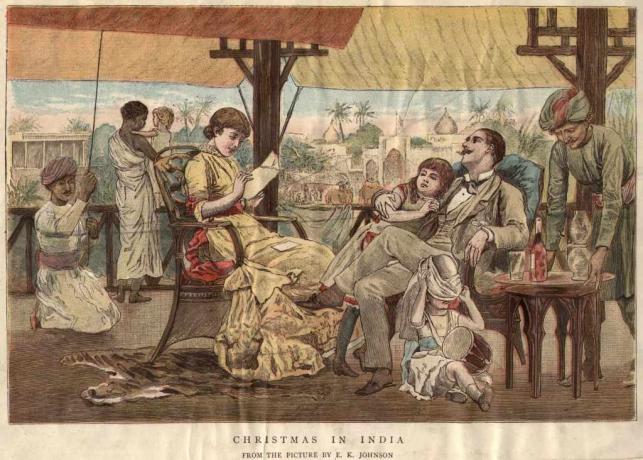 حوالي عام 1900: عائلة بريطانية تحتفل بعيد الميلاد في الهند.
