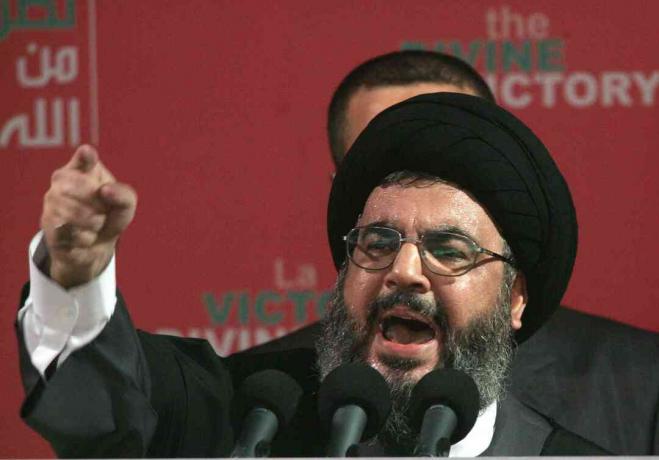 زعيم حزب الله السيد حسن نصر الله يتحدث في تجمع حاشد في 22 سبتمبر 2006 في بيروت ، لبنان.