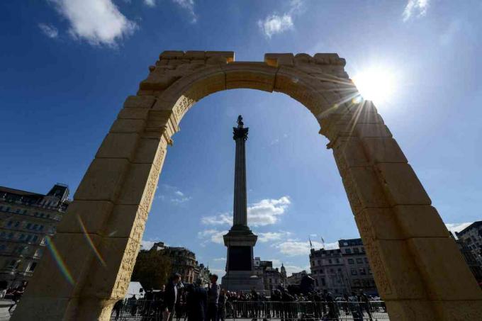 نسخة طبق الأصل من قوس النصر في تدمر تم إنشاؤها في عام 2016 في لندن في تحد لداعش