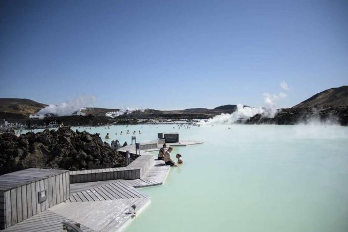 تجمع الطاقة الحرارية الأرضية الأزرق في أيسلندا