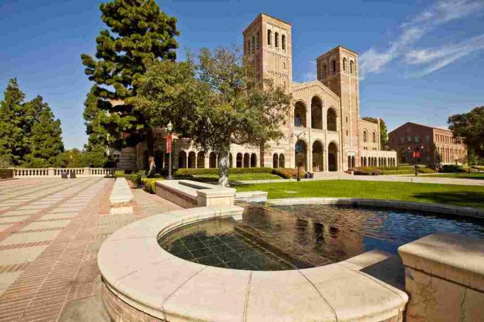جامعة كاليفورنيا ، لوس أنجلوس (UCLA)