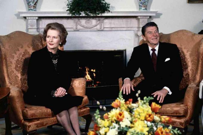الرئيس رونالد ريغان مع مارغريت تاتشر ، 1981.